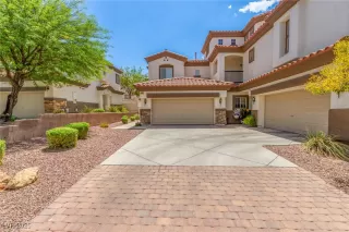 Photo #5: 2706520 Listing