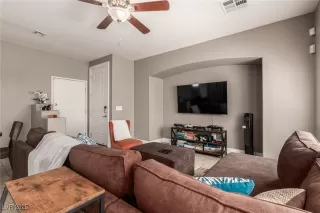 Photo #6: 2706520 Listing