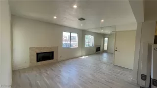 Photo #2: 2706521 Listing 