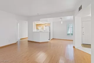 Photo #6: 2706528 Listing 