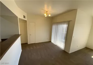 Photo #4: 2706537 Listing