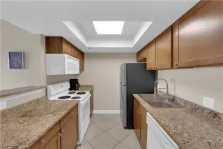 Photo #5: 2706547 Listing 