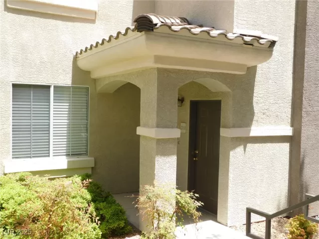 MLS: 2706568 Condo For Sale