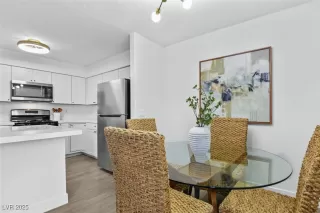 Photo #5: 2706571 Listing 