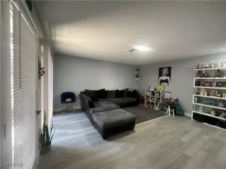 Photo #4: 2706577 Listing