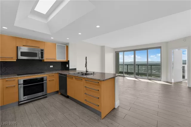 MLS: 2706602 Condo For Sale