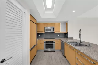 Photo #4: 2706602 Listing