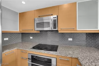 Photo #6: 2706602 Listing