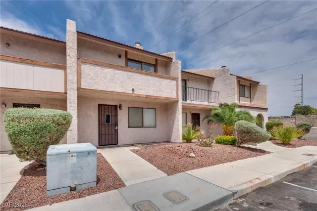 MLS: 2706620 Condo For Sale