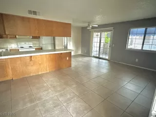 Photo #1: 2706629 Listing