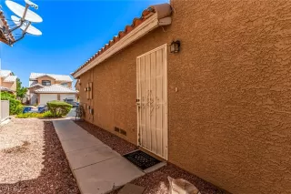 Photo #5: 2706653 Listing