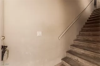 Photo #6: 2706653 Listing