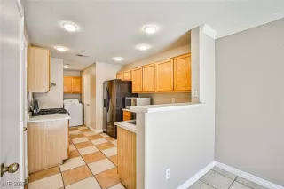 Photo #3: 2706660 Listing