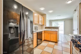 Photo #4: 2706660 Listing