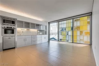 Photo #2: 2706662 Listing