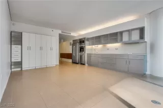 Photo #5: 2706662 Listing