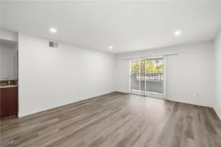 Photo #2: 2706685 Listing 