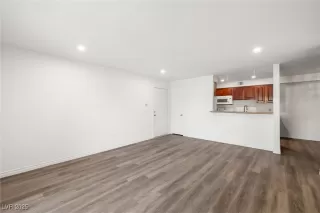 Photo #4: 2706685 Listing 