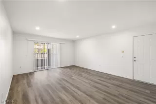 Photo #5: 2706685 Listing 