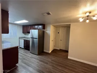 Photo #3: 2706693 Listing