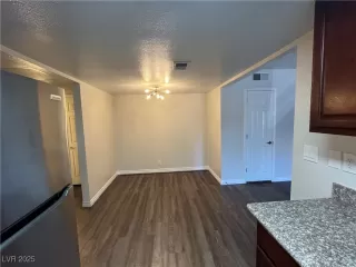 Photo #6: 2706693 Listing