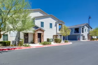 Photo #2: 2706716 Listing 