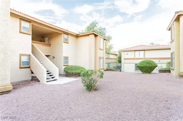 MLS: 2706718 Condo For Sale