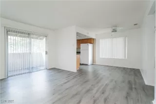 Photo #4: 2706718 Listing