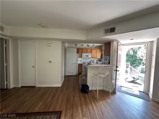 Photo #5: 2706739 Listing 