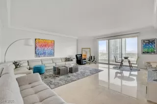 Photo #2: 2706768 Listing