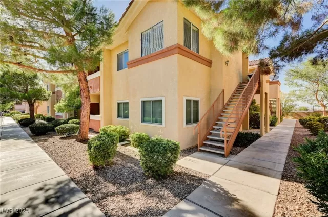 MLS: 2706774 Condo For Sale