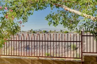 Photo #3: 2706774 Listing