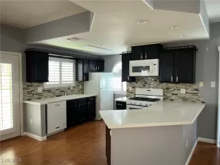 Photo #1: 2706779 Listing 