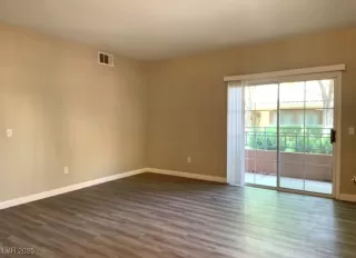 Photo #4: 2706787 Listing 