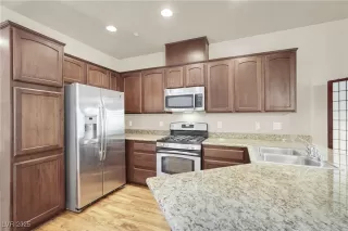 Photo #5: 2706803 Listing 