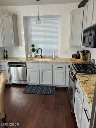 Photo #3: 2706805 Listing 