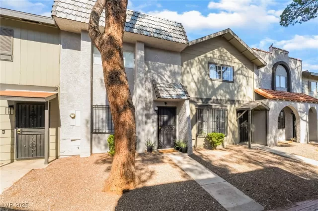 MLS: 2706809 Condo For Sale