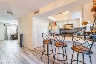 Photo #5: 2706809 Listing 