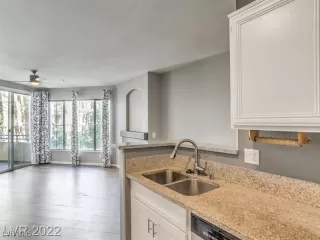 Photo #3: 2706811 Listing 