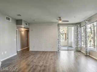 Photo #4: 2706811 Listing 