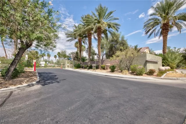 MLS: 2706812 Condo For Sale