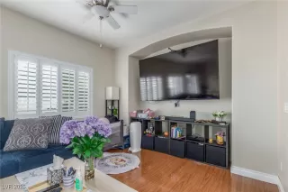 Photo #3: 2706832 Listing