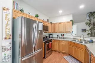 Photo #6: 2706832 Listing