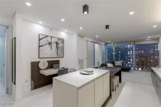 Photo #2: 2706861 Listing 