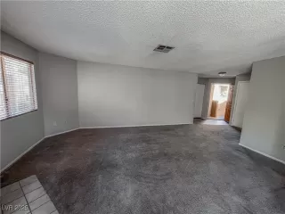 Photo #5: 2706867 Listing 