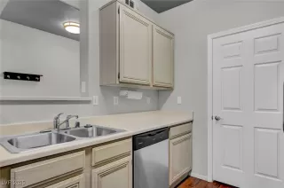 Photo #6: 2706870 Listing 