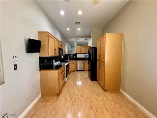 Photo #4: 2706923 Listing 