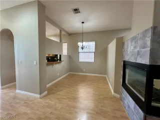 Photo #5: 2706923 Listing 