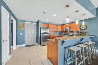 Photo #3: 2706937 Listing