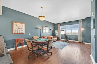 Photo #4: 2706937 Listing